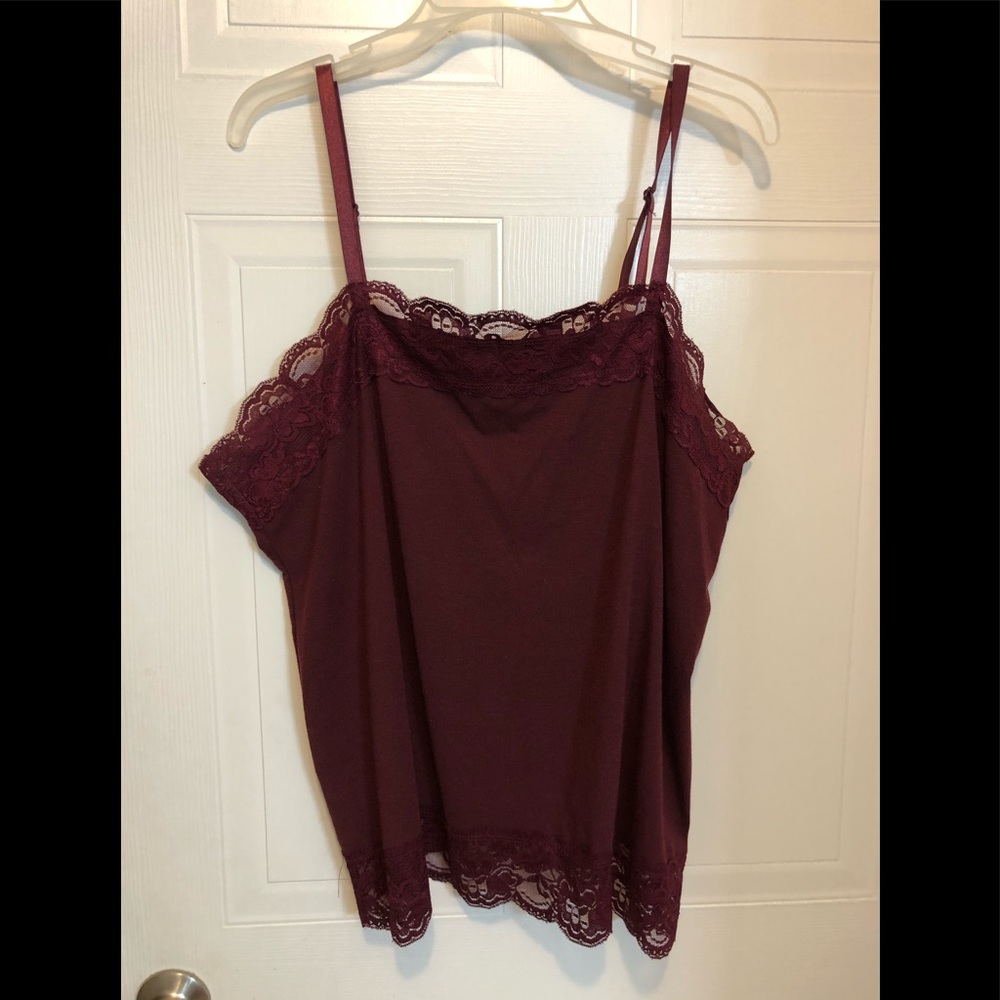 2 CAMISOLES